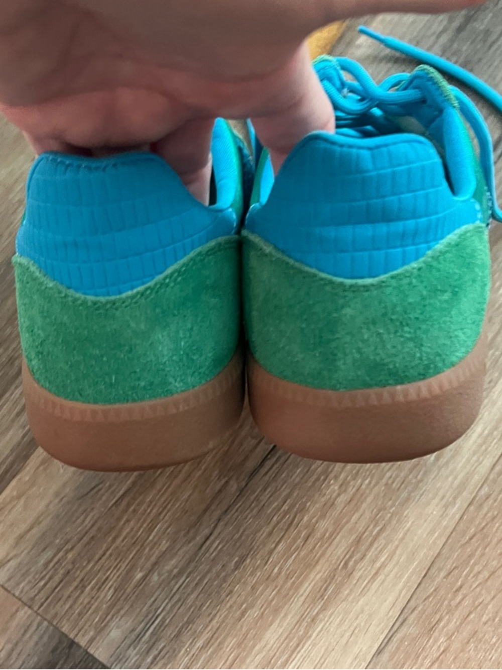 Women’s Green & Teal Back 70 Retro Sneaker - Picture 5 of 6